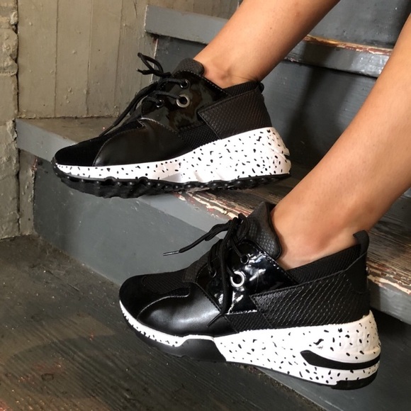 90s chunky heel sneakers